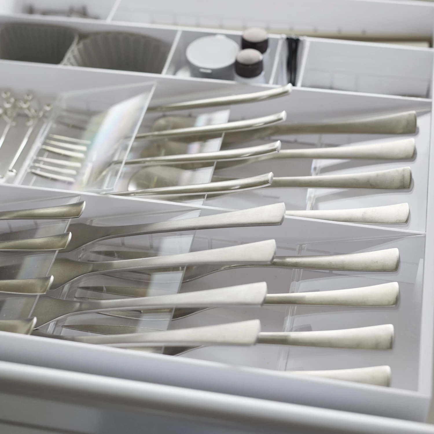 Extendable Cutlery Organiser - Tower - White 6 Extendable Cutlery Organiser - Tower - White - Image 6