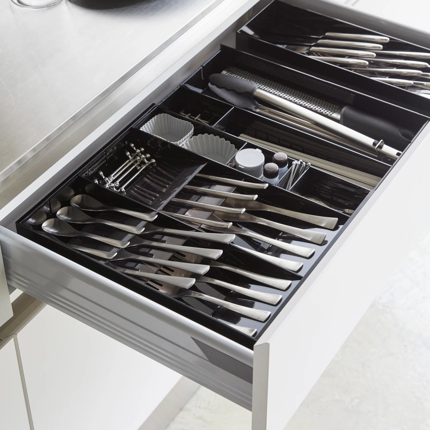 Extendable Cutlery Organiser - Tower - White 4 Extendable Cutlery Organiser - Tower - White - Image 4