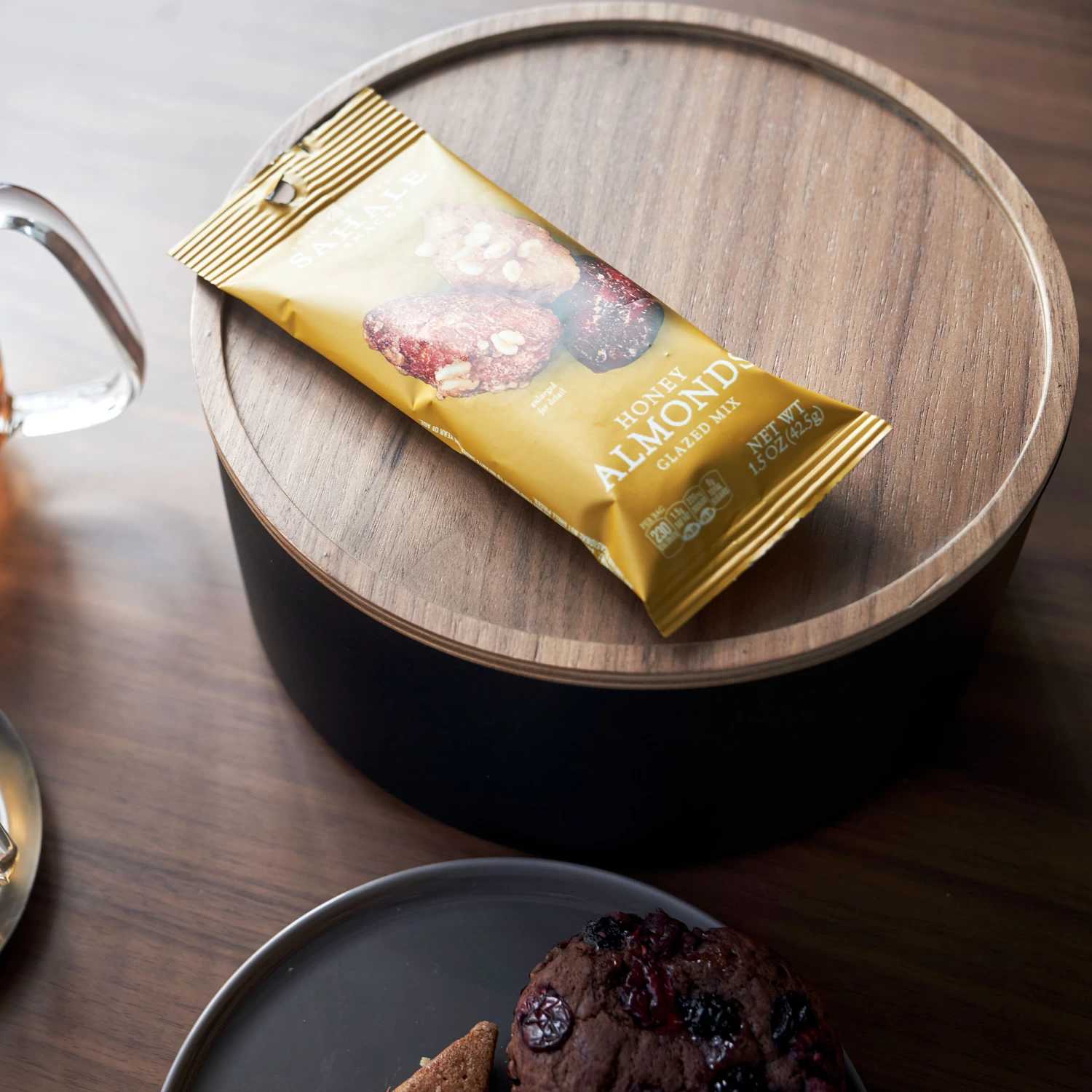 Round Storage Container With Lid - Deep - White 5 Round Storage Container With Lid - Deep - White - Image 5