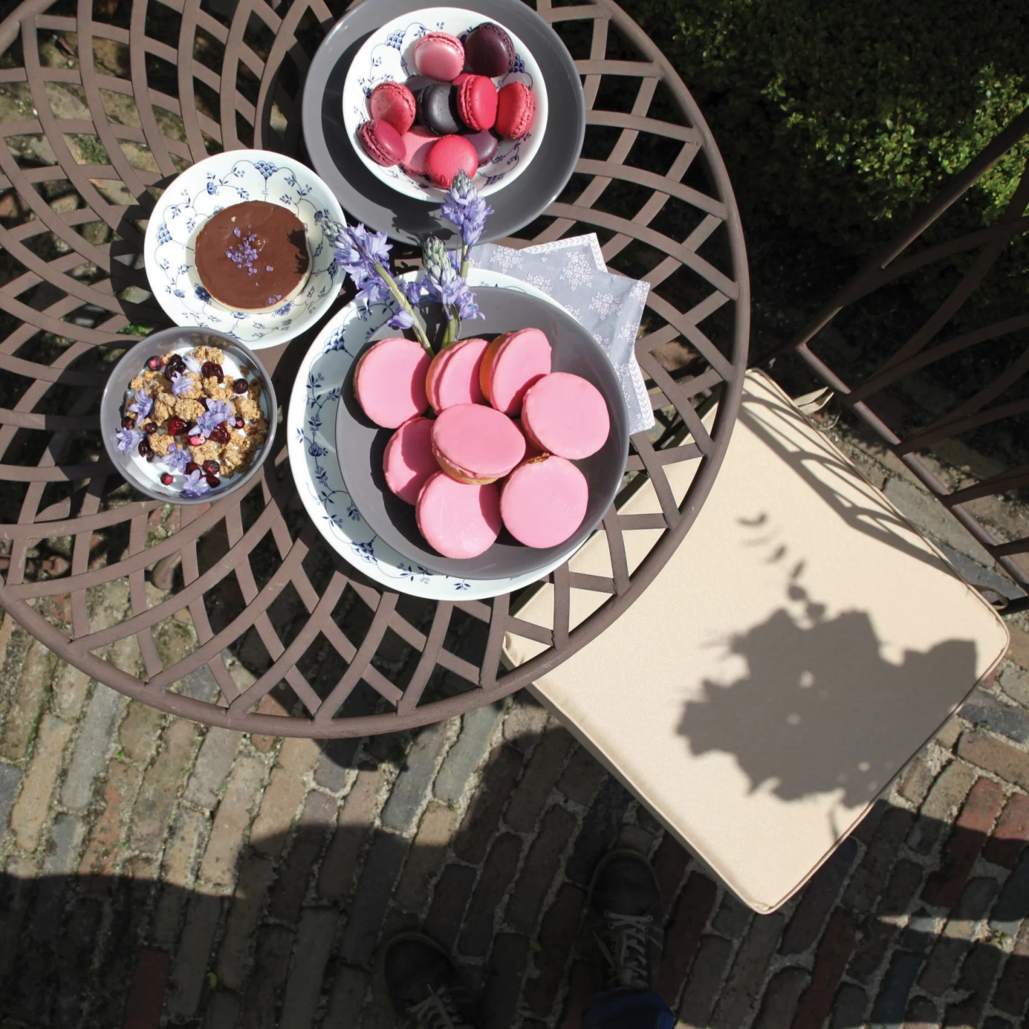 Garden Table And Chairs - Barnston 3 Garden Table And Chairs - Barnston - Image 3