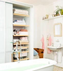 Elfa Best Selling Solution - Bathroom Shelving II - White - White