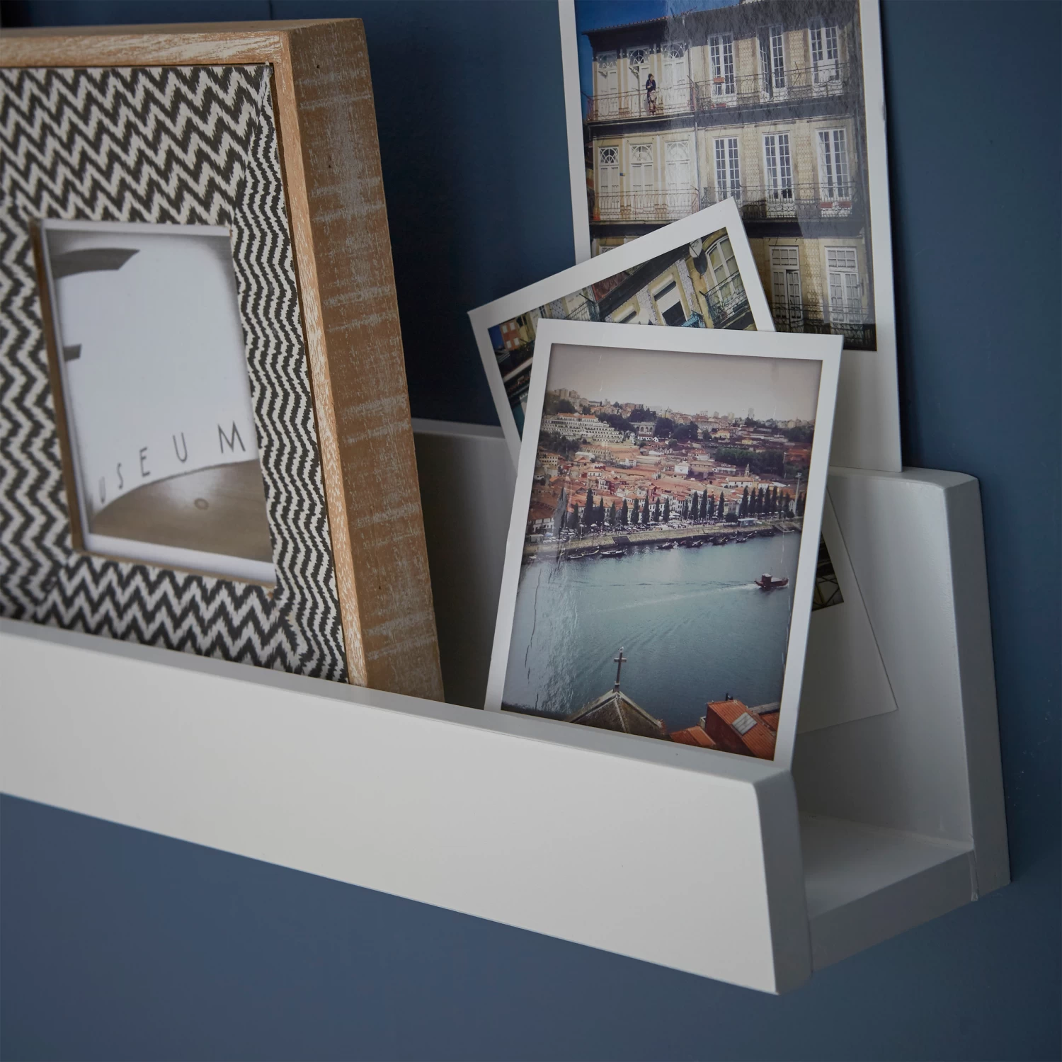 2 X Picture Ledge Shelves 4 2 X Picture Ledge Shelves - Image 4