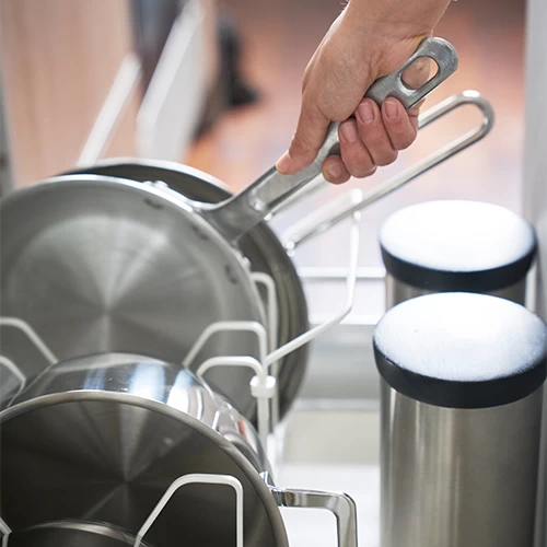 Extendable Pan Lid And Frying Pan Organiser - White 7 Extendable Pan Lid And Frying Pan Organiser - White - Image 7