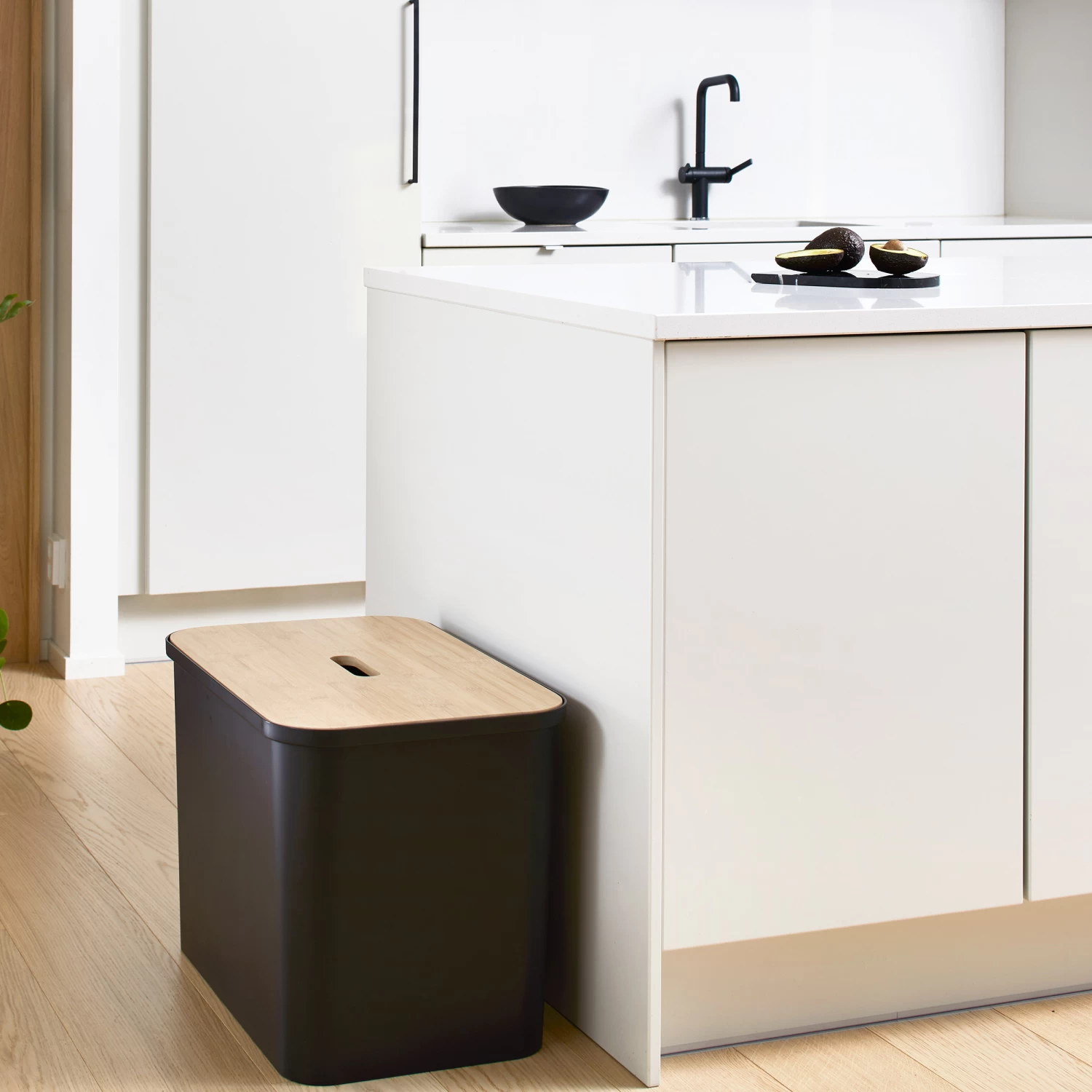 Smartstore Collect Recycling Bin - Black With Birch Lid 7 Smartstore Collect Recycling Bin - Black With Birch Lid - Image 7